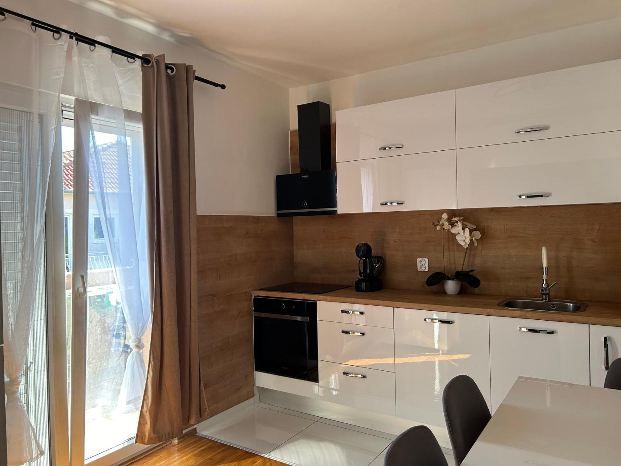 شقة Apartman L&A بيوغْغاد نا موغو المظهر الخارجي الصورة